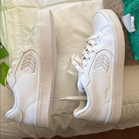 Cariuma The Salvas White and Gray Sneakers - Picture 6 of 7